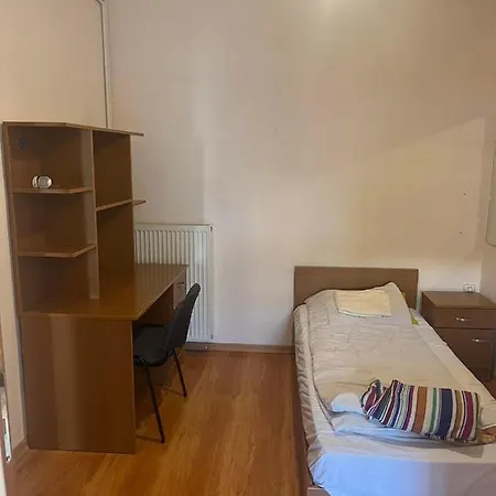 Spacious 2br Near Ano Poli With 2 Balconies شقة